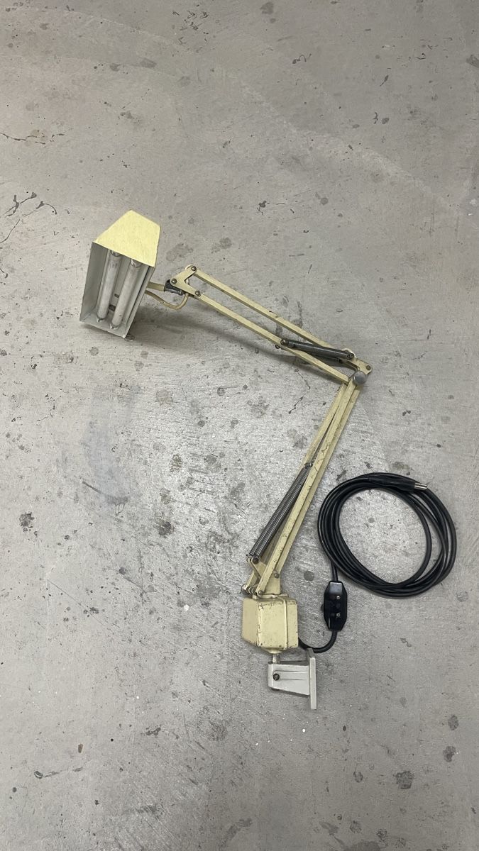 Lampade: Werkstattlampe alt – Usato da Basel venduto da Balthazara
