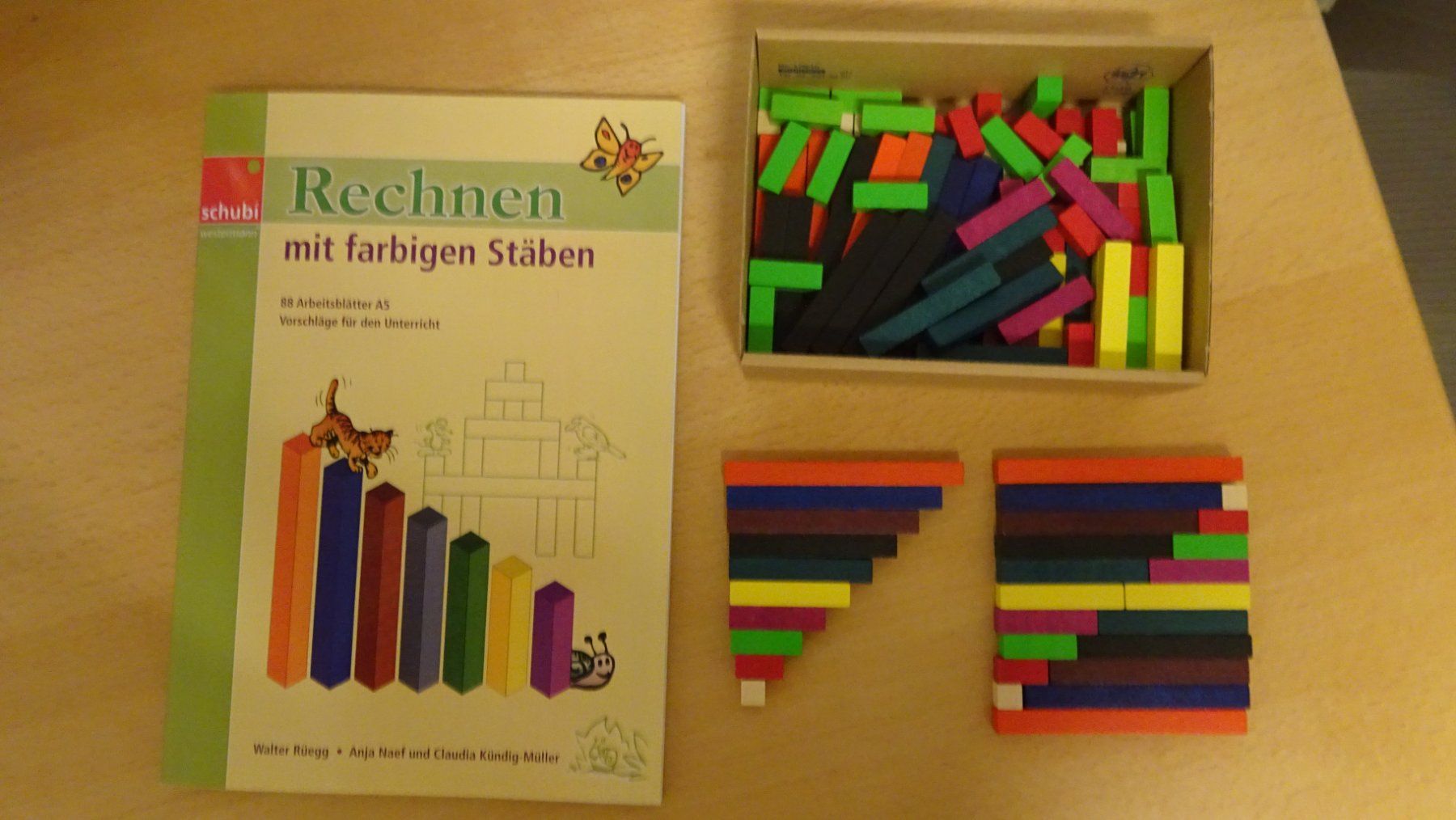 Libri: Cuisenaire-Stäbe Rechenstäbchen + Buch mit Arbeitsblättern – Nuovo (secondo la descrizione) da Zürich venduto da blaumeisli62