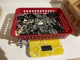 2 KG unbemalte Vintage Fantasy-Miniaturen meist Citadel