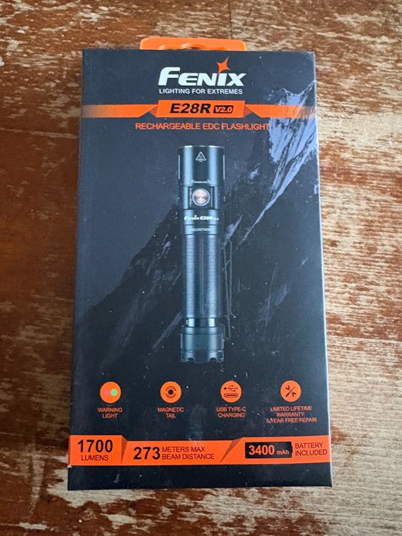 Fenix E28R V2 - Lampe Torche EDC 1700 Lumens - Rechargeable - Neuve