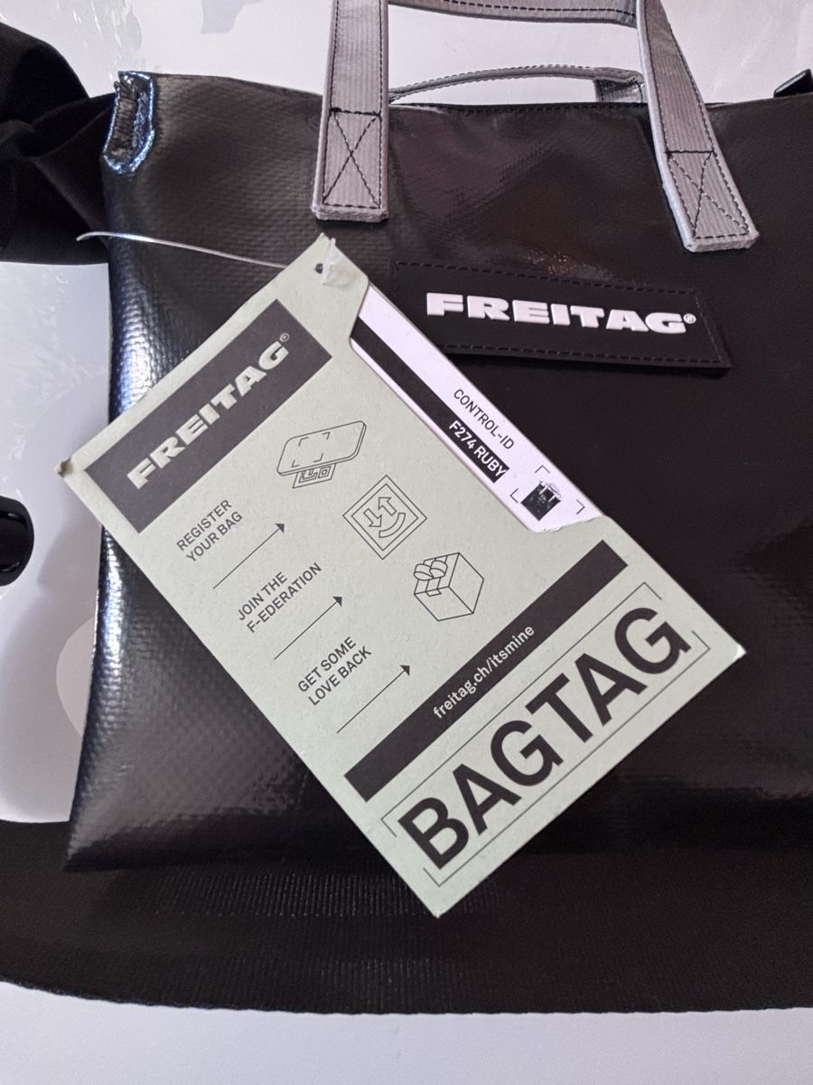 Freitag Sacs: FREITAG Ruby F274 schwarz NEU Ab  => 135.- – Neuf avec emballage d'origine à Basel par Seele7 3
