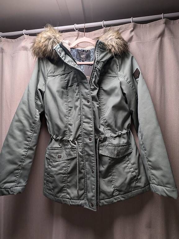 Only Jacken: Winter Jacke von Only, Gr M / L, Neu – Neu und originalverpackt aus Chur von Ronja777