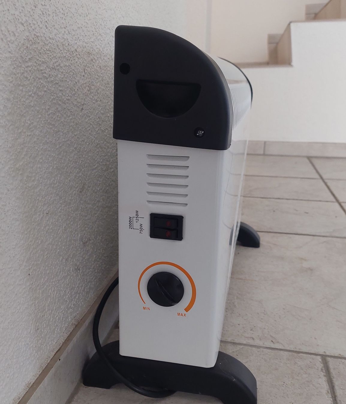 Radiatori: Elektrischer Konvektor 2000 Watt weiss – Usato da Solothurn venduto da Kuma5 1