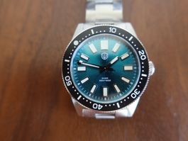 Schöne Taucheruhr mit Seiko-Uhrwerk