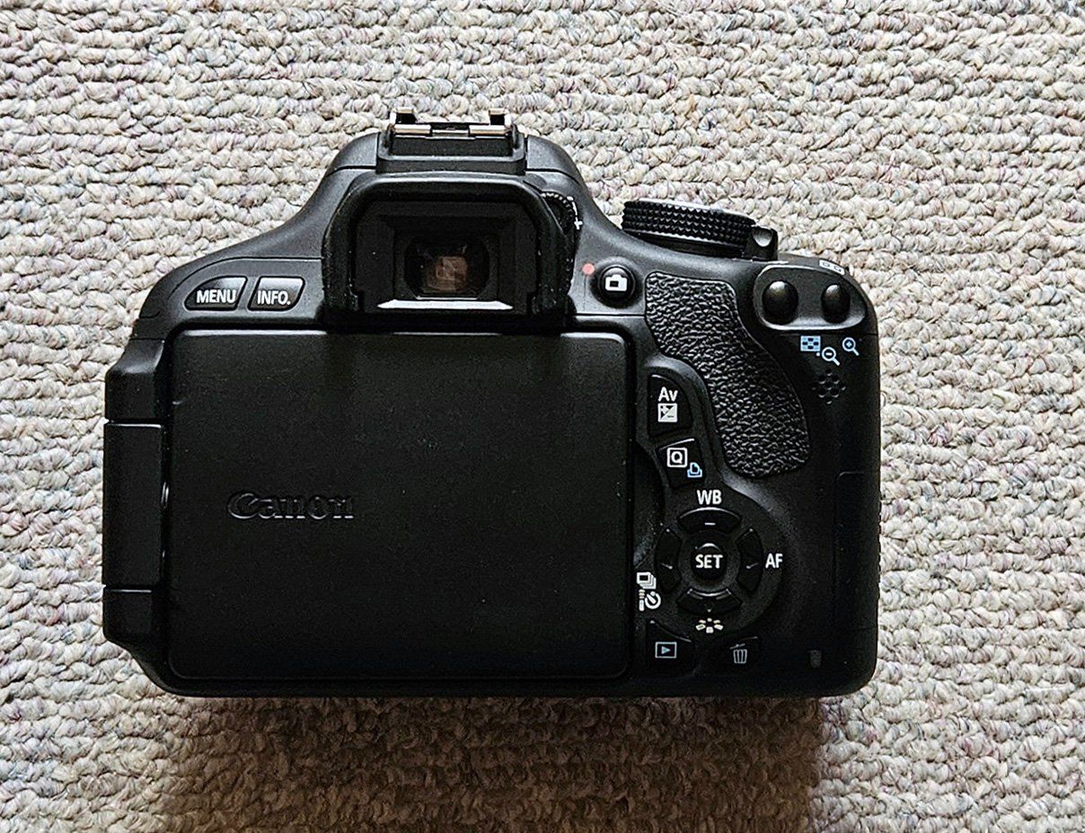 Canon Fotocamera: Canon EOS 600D und Zubehör – Usato da St.Gallen venduto da Bermuda 5