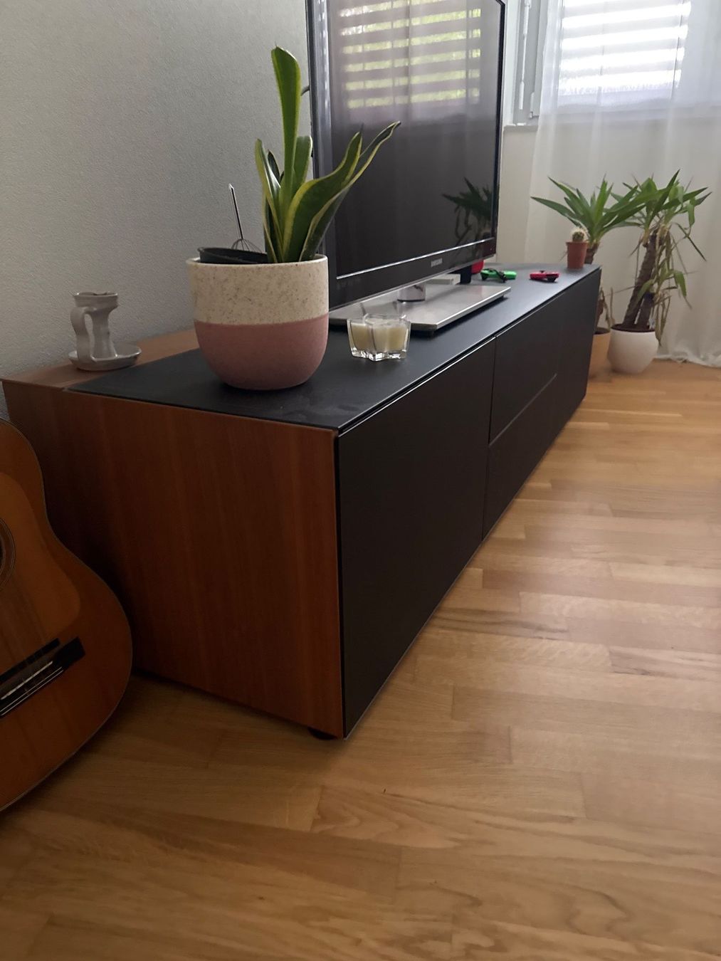 Mobili TV: TV MÖBEL / SIDEBOARD / SCHWARZ,HOLZLOOK – Usato da Reinach BL venduto da NoName145
