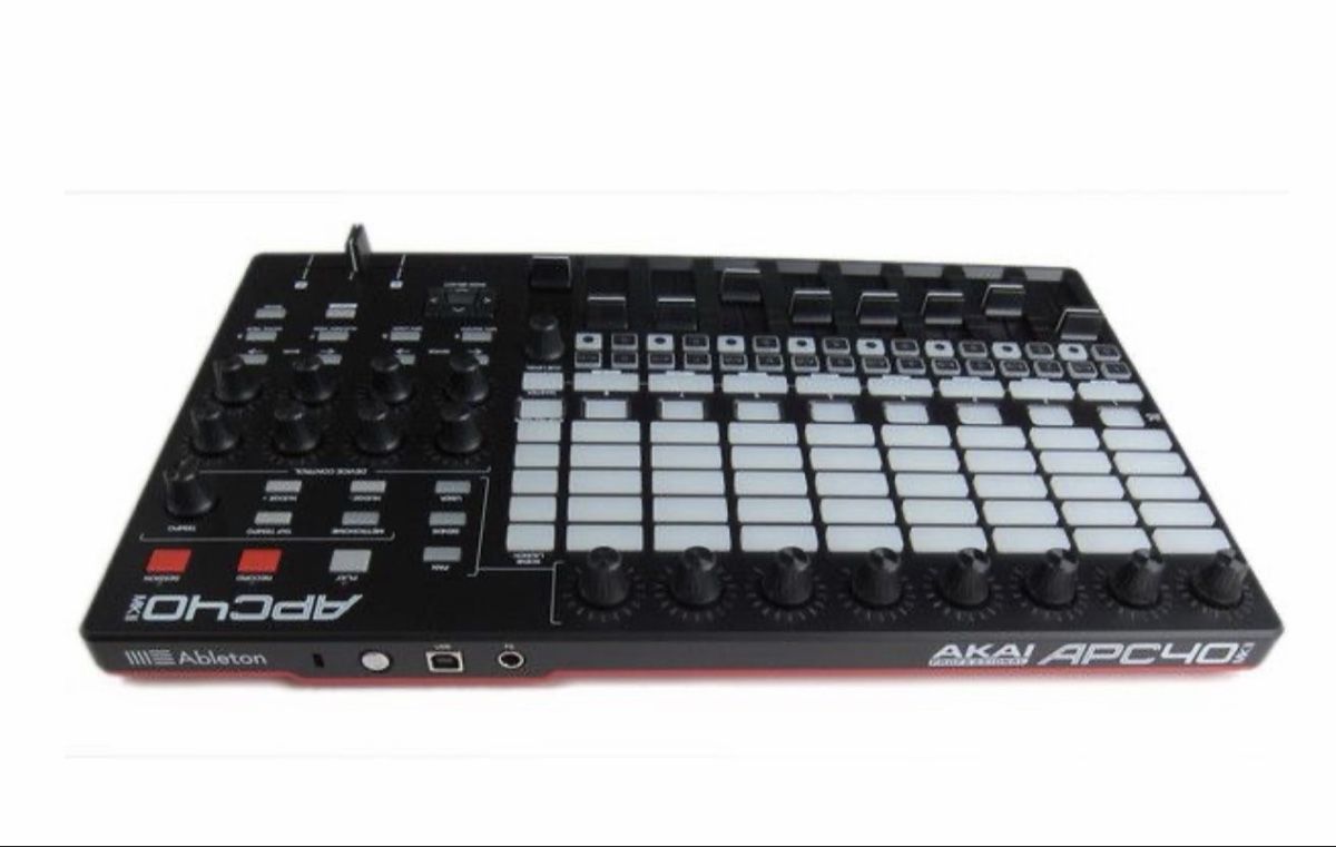 Akai Musikinstrumente: AKAI APC 40 MK2 DAW Controller mit Ständer – Gebraucht aus Lommis von charisarts 1