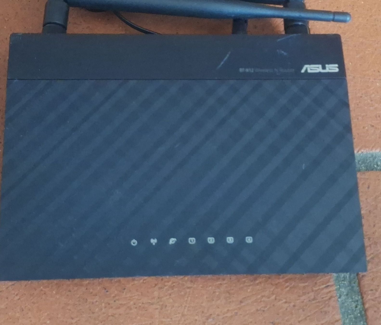 Asus Modem & Router: ASUS RT-N12 Router – Usato da Neuenkirch venduto da Baumixx