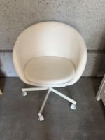 Bürostuhl weiss mit Rollen, runde Form, gebraucht