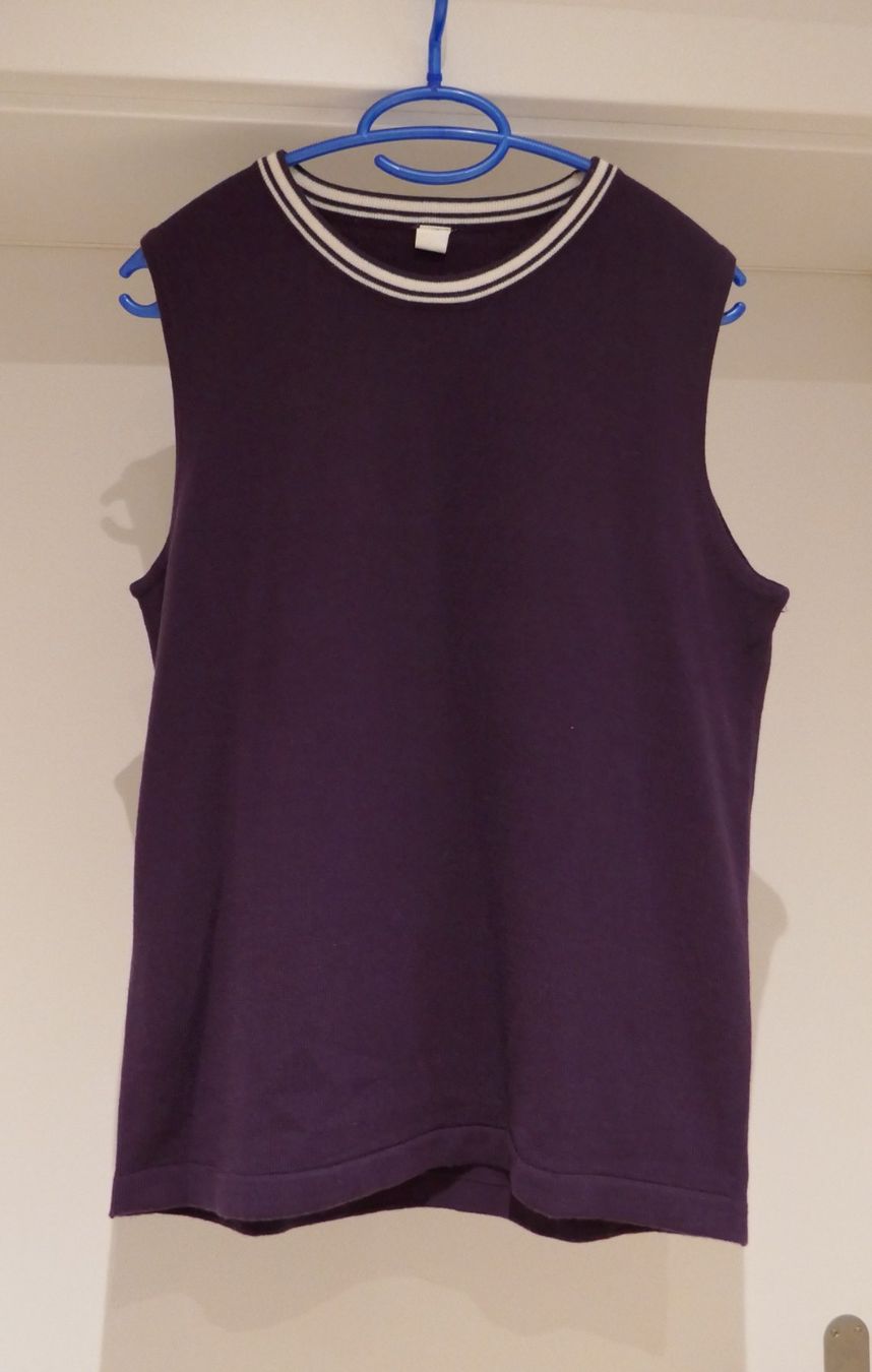 Pulls & Sweat-shirts: Pullunder, Debardeur violett, Gr. 40 – D'occasion à Port par uzuku