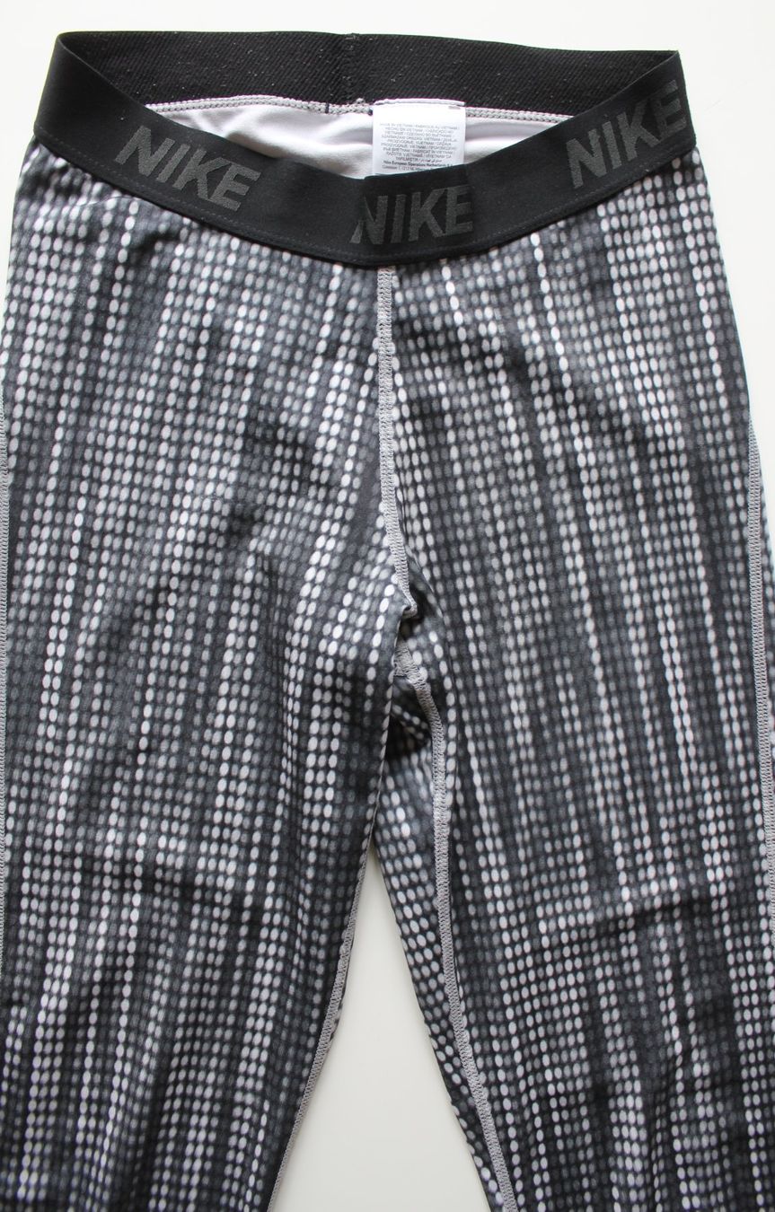 Nike Leggings: Legging Nike   DRI-FIT    t.S – Gebraucht aus Peseux von Gilloss 1