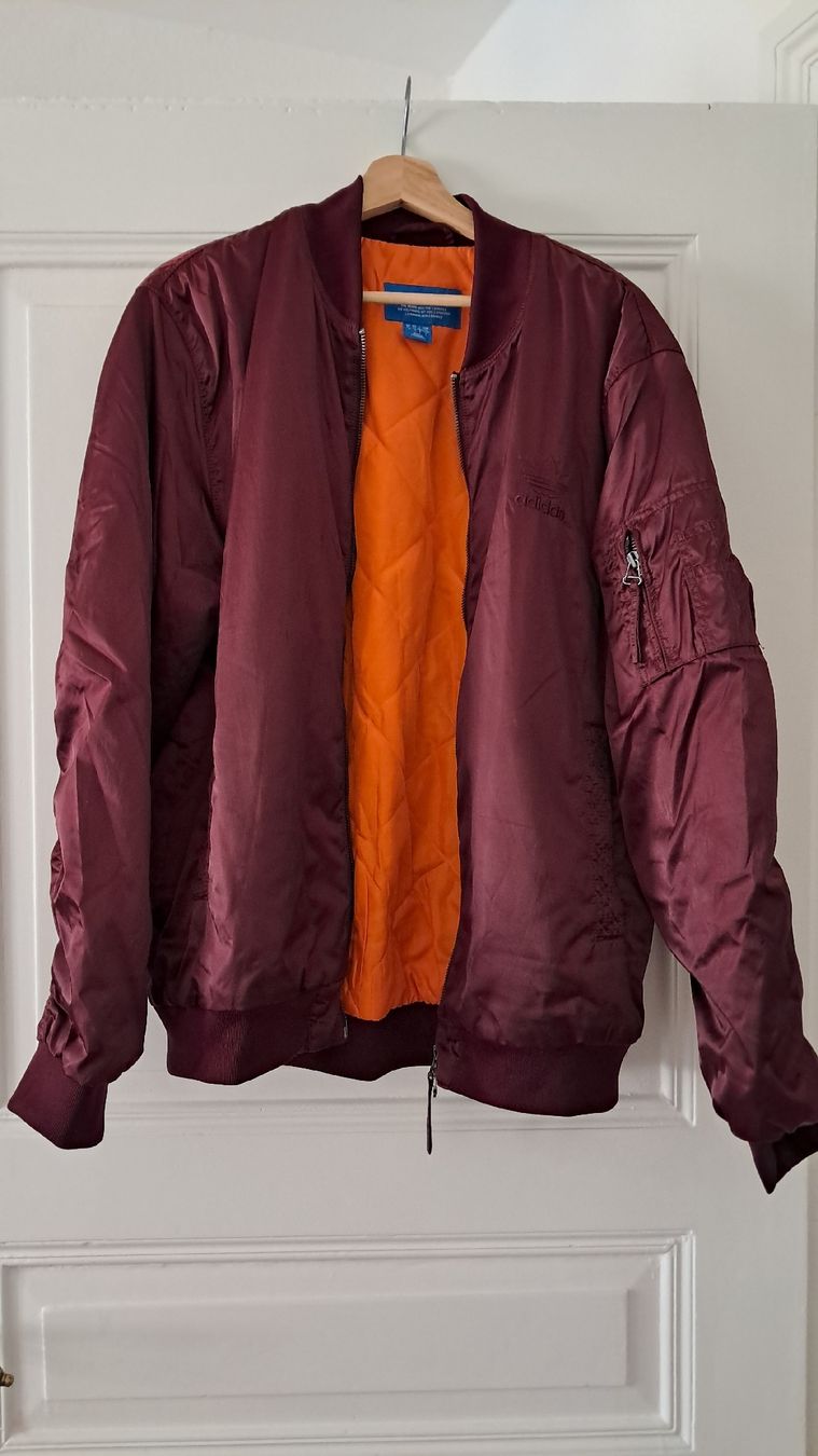 Adidas Jacken: Bomberjacke Adidas Weinrot Grösse L  – Gebraucht aus Basel von blueberrypirat
