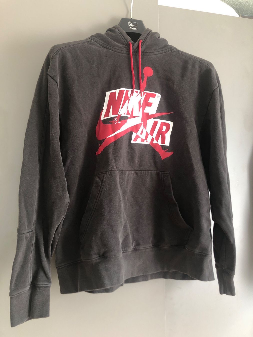 Nike Pullover & Sweatshirts: 3 pullover:1 nike air jordan M, 2 pullis basketball 170 – Gebraucht aus Olten von eti_r289 1