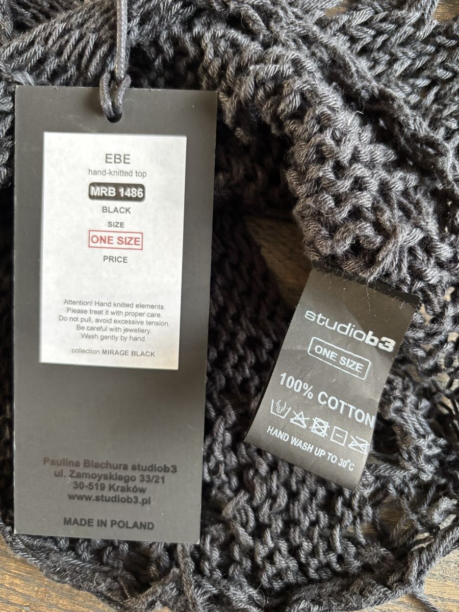 Top: Studio B3 Ebe Top, Black, One Size – Nuovo (secondo la descrizione) da Erlenbach ZH venduto da verbena_mint 5