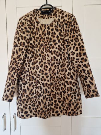 Veste ZARA léopard taille L, parfaite pour la mi-saison!
