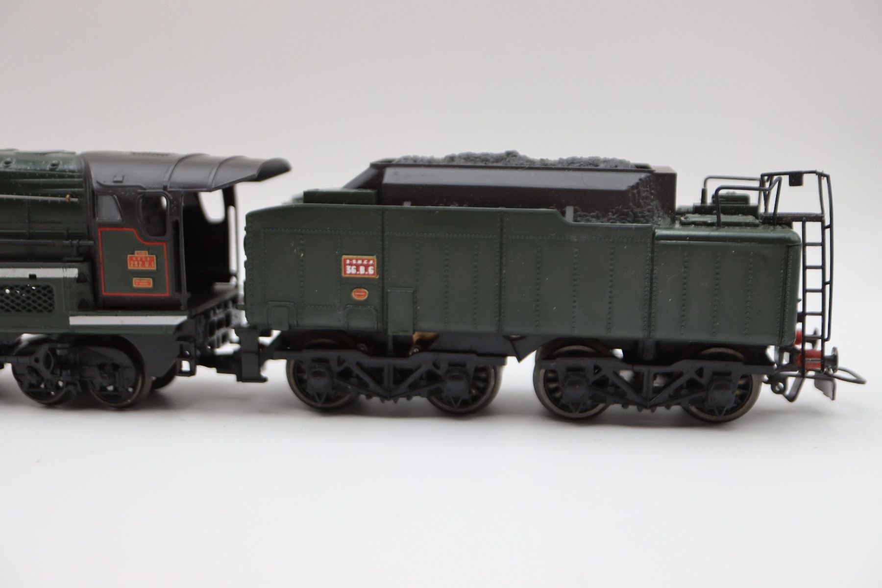 Jouef Modellini di ferrovie: Jouef SNCF 232 U 1 Stromlinien Dampflok H0 – Usato da Zürich venduto da KE-Sales 2