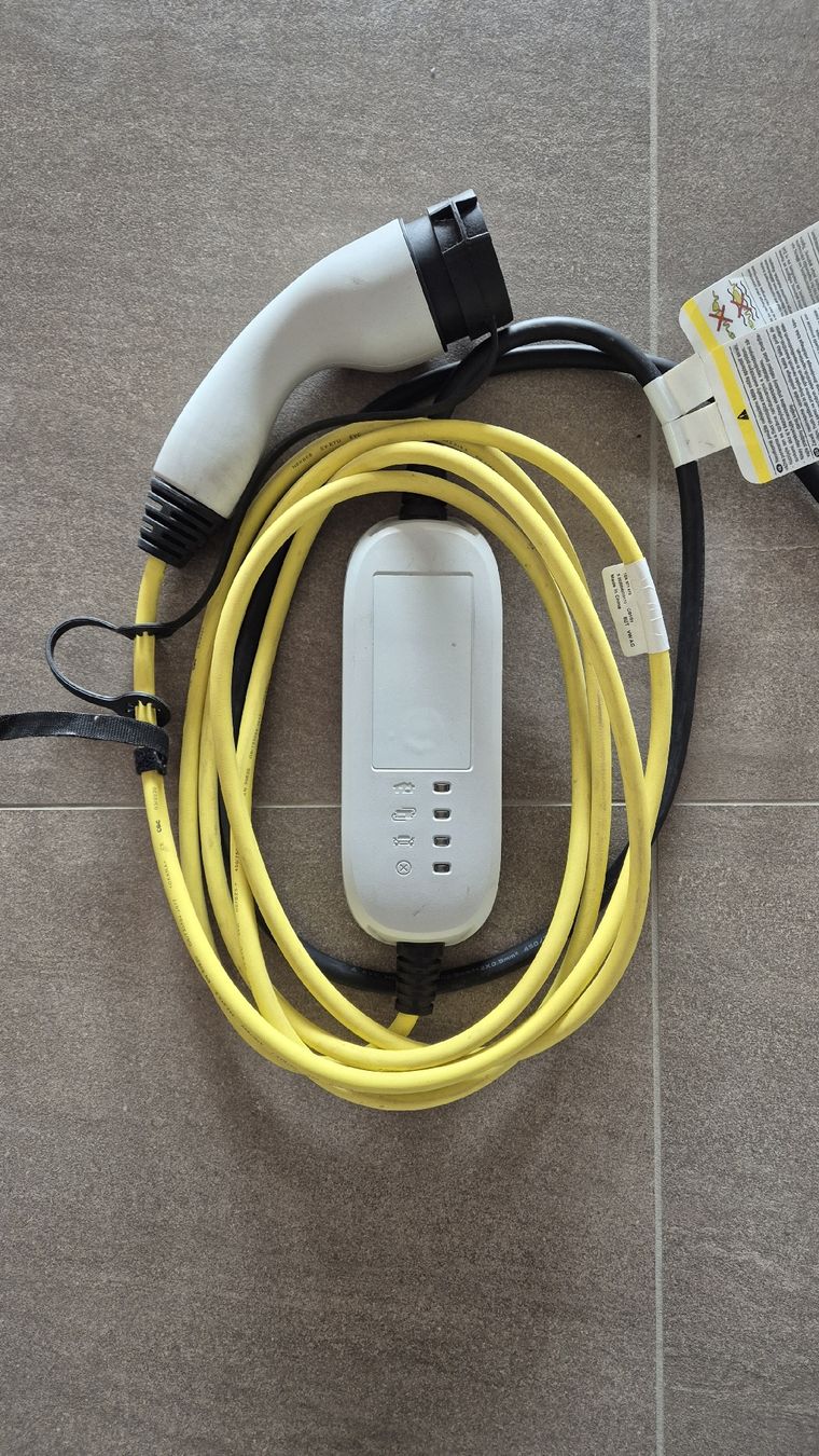Caricabatterie: Ladekabel Typ 2, 1-Phasig, defekt - Stecker fehlt – Difettoso da Gachnang venduto da Deltablau 3