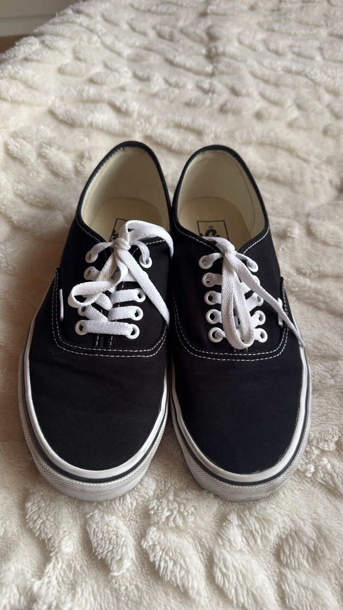 Vans Scarpe da uomo: Vans Sneakers 👟  – Usato da Surcasti venduto da Lenkita 1