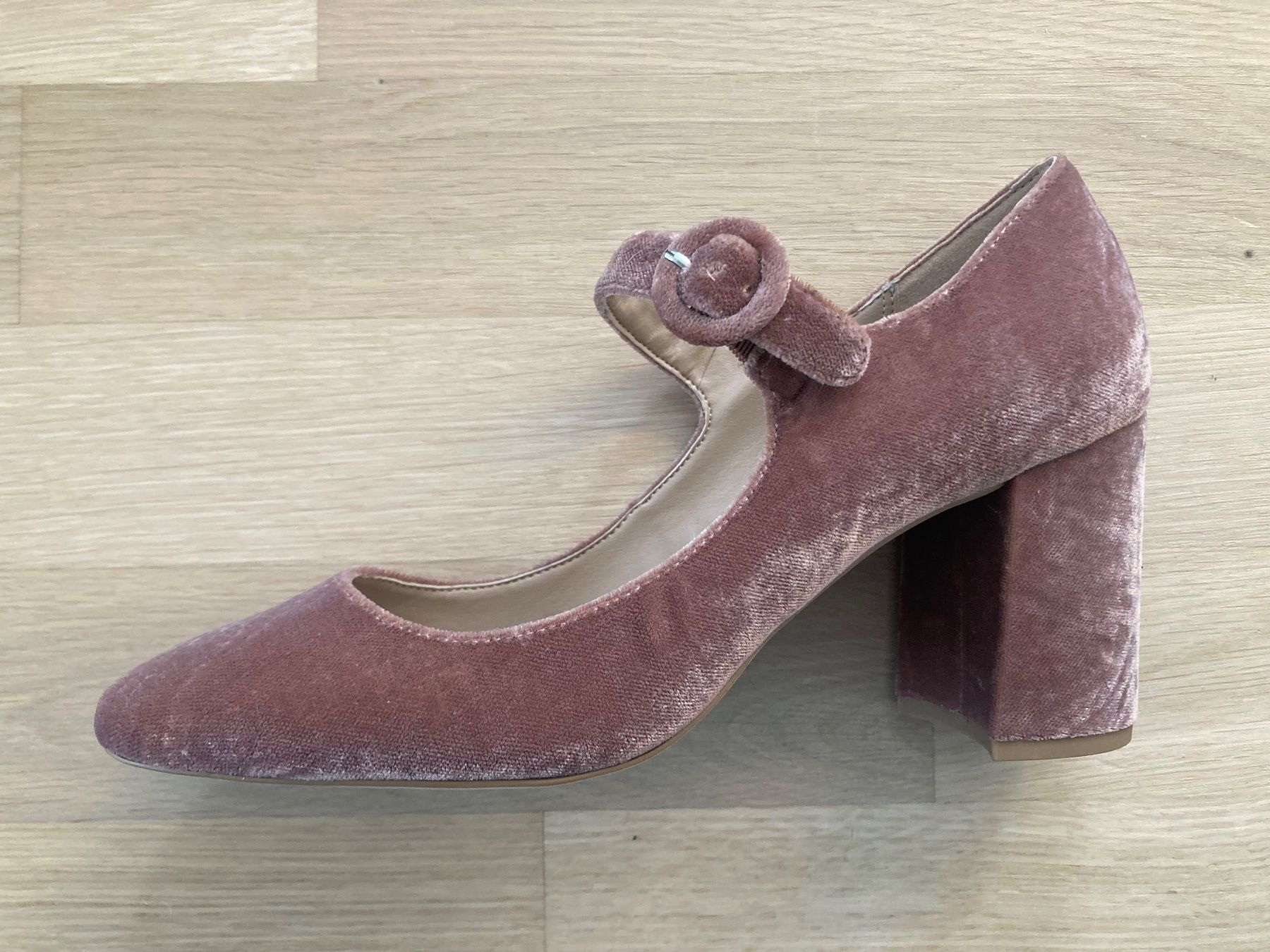 Esprit Scarpe da donna: Esprit Mary Jane-Pumps Samt - Grösse 41 – Nuovo (secondo la descrizione) da Wiesendangen venduto da iri_5pq6