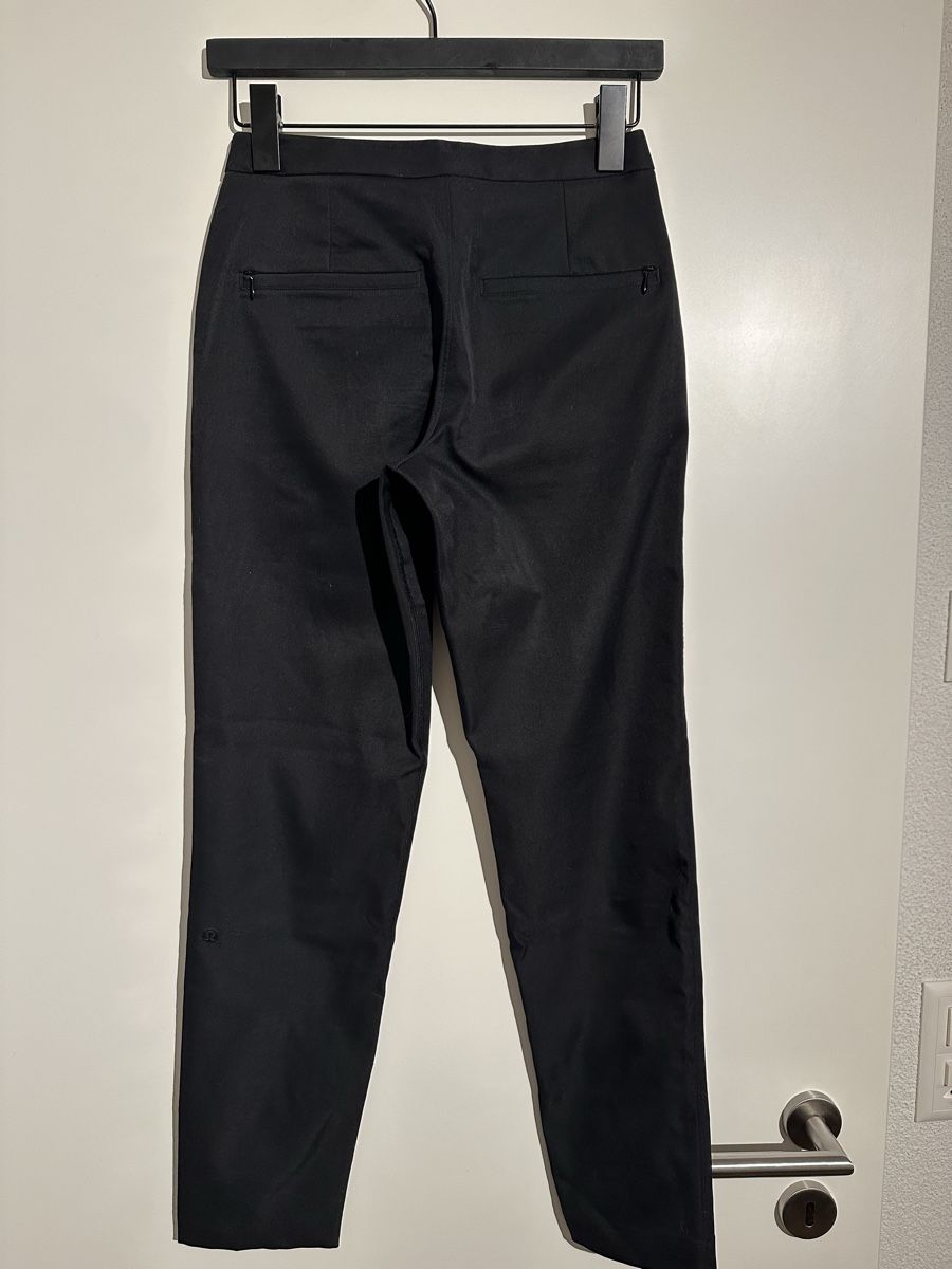 Lululemon Pantaloni: womens lululemon office pant, black size XS – Usato da bözberg venduto da amy_7wz8 2