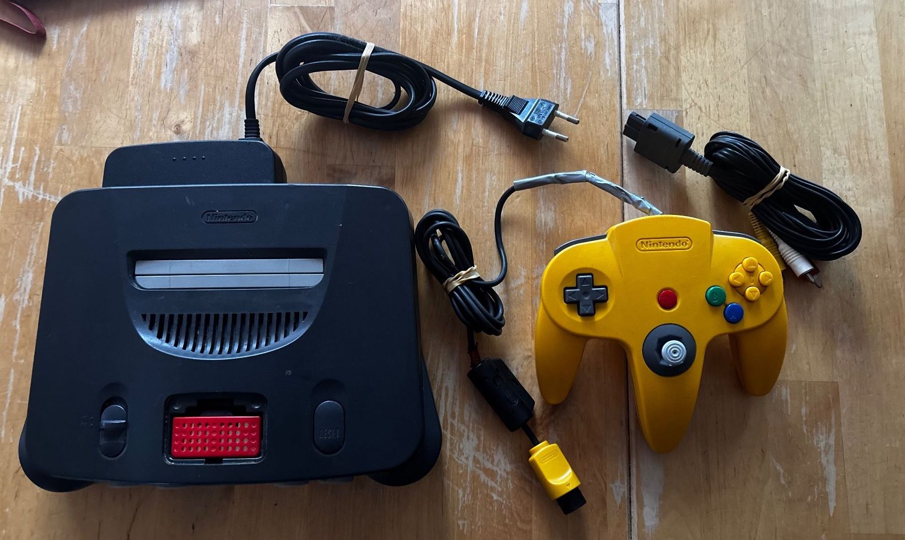 Nintendo Konsolen: Nintendo 64 Konsole mit Expansion Pak – Gebraucht aus Frenkendorf von Fionchen