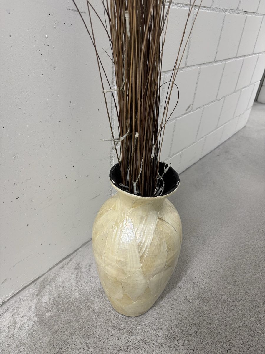 Vasen & Gefässe: Dekorative Vase mit Deko – Gebraucht aus Burgdorf von Tom2302 1