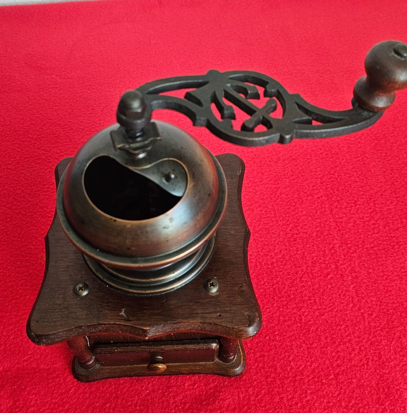 Elettrodomestici da cucina: *Kaffeemühle* Antik/Vintage – Usato da Bronschhofen venduto da Xena37 5