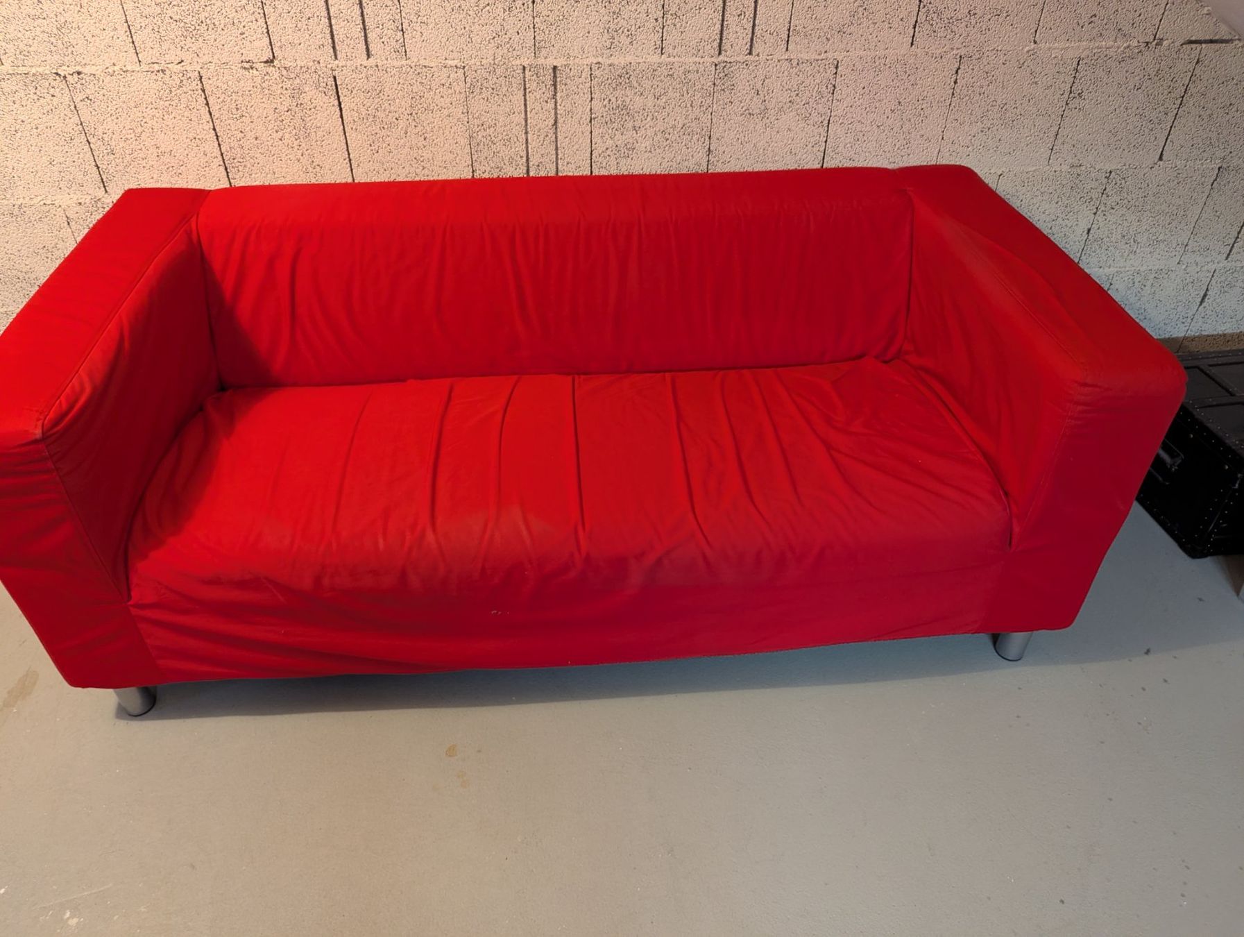 Ikea Sofas: Rotes Sofa, 2-plätzig, Bezug waschbar, ! – Gebraucht aus Hauptwil von Markuseli