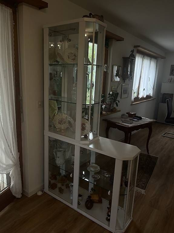 Vitrines: Vitrine beleuchtet – D'occasion à Frenkendorf par Bobby73 1