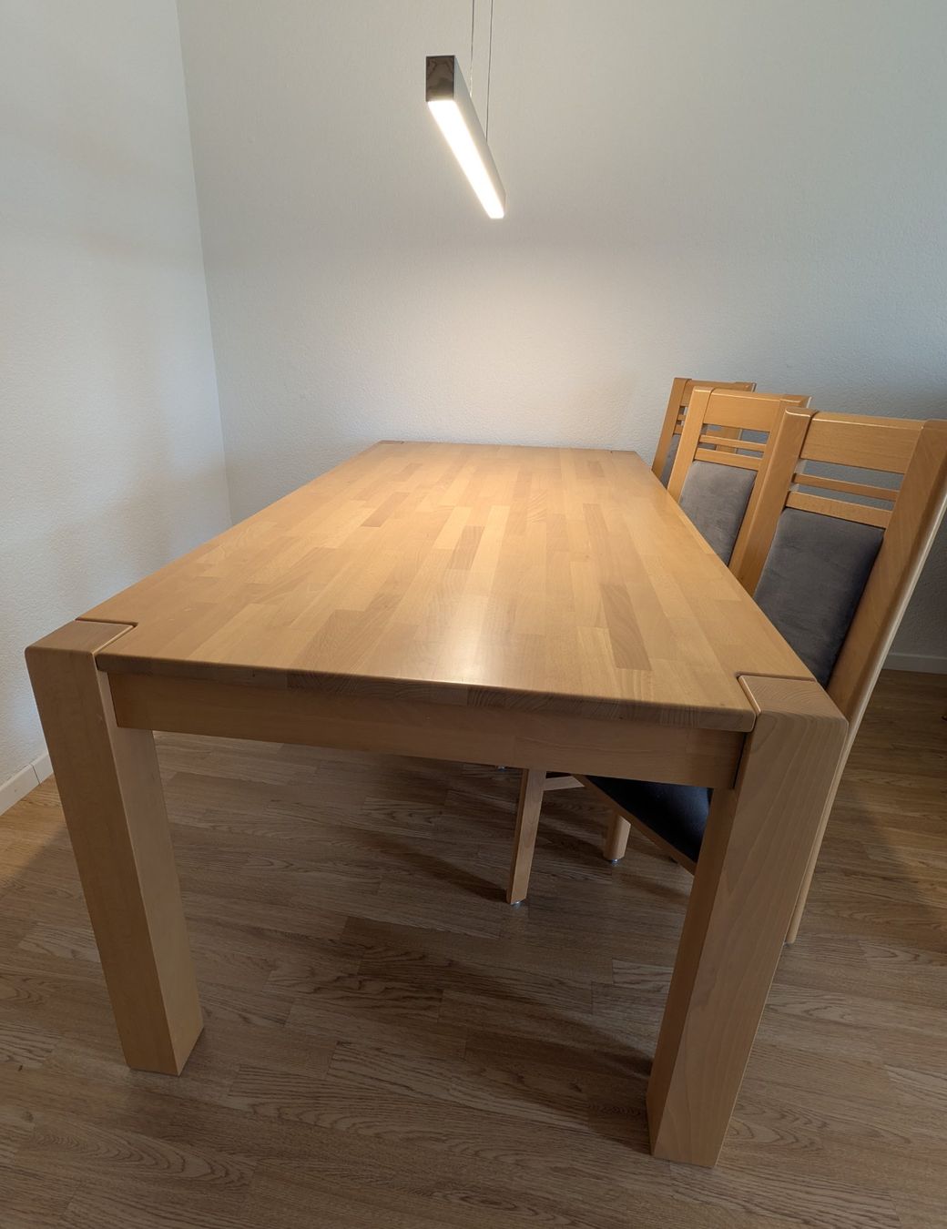 Set di tavolo e panche: Esstisch mit 6 Stühlen – Usato da Fraubrunnen venduto da Sabine0607