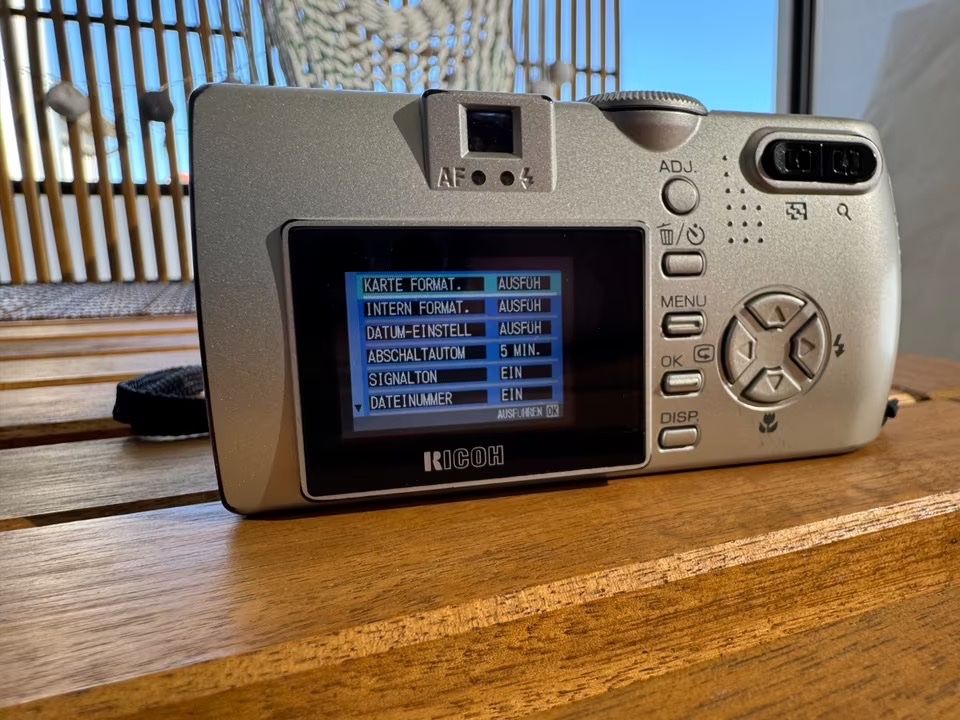 Ricoh Fotocamera: Ricoh Caplio G4 wide in Silber – Usato da Hettlingen venduto da NorausWinti 3