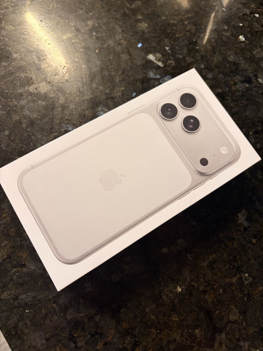 Apple Handys / Smartphones: iPhone 17 Pro Max, Silver, 1TB – Neu und originalverpackt aus Jona von bofialeal 1