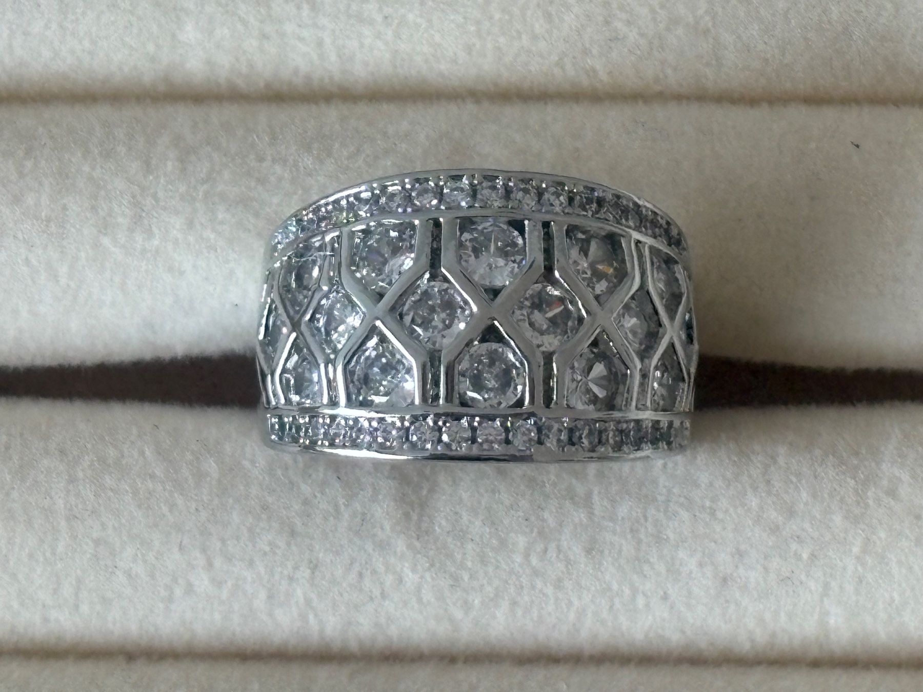 Anelli: Luxus Elegante Gr: 19/9  Ring Farbe:Silber Zirkonia – Nuovo (secondo la descrizione) da Biel-Bienne venduto da Roserosse13 5