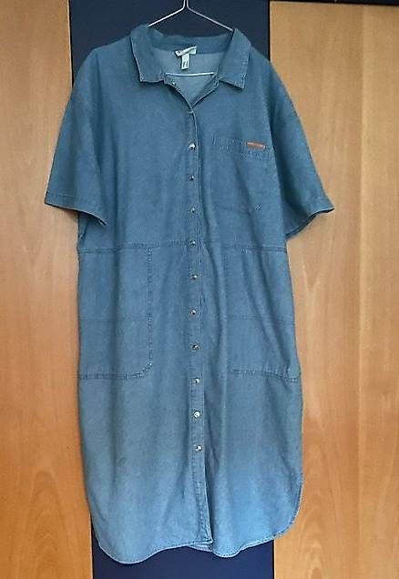 Robes: Jeans-Kleid Gr. 46 – Neuf (Voir description) à St.Gallen par NOVEMBER01