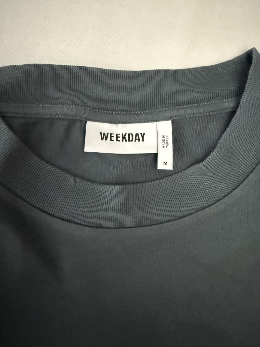 Weekday T-shirt: Weekday T-Shirt – Usato da Altstätten SG venduto da noa_cg9g 2