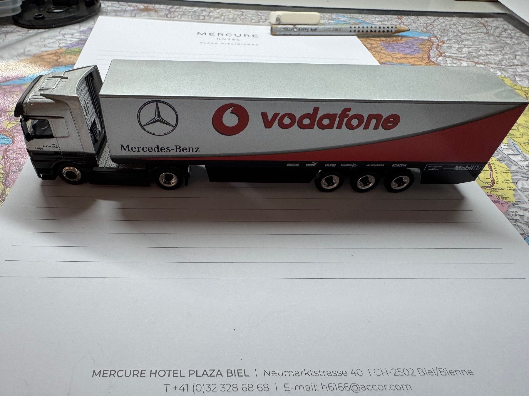 Schuco Modellbausätze & Standmodelle: Camion Mercedes-Benz Vodafone – Gebraucht aus Court von Cedos