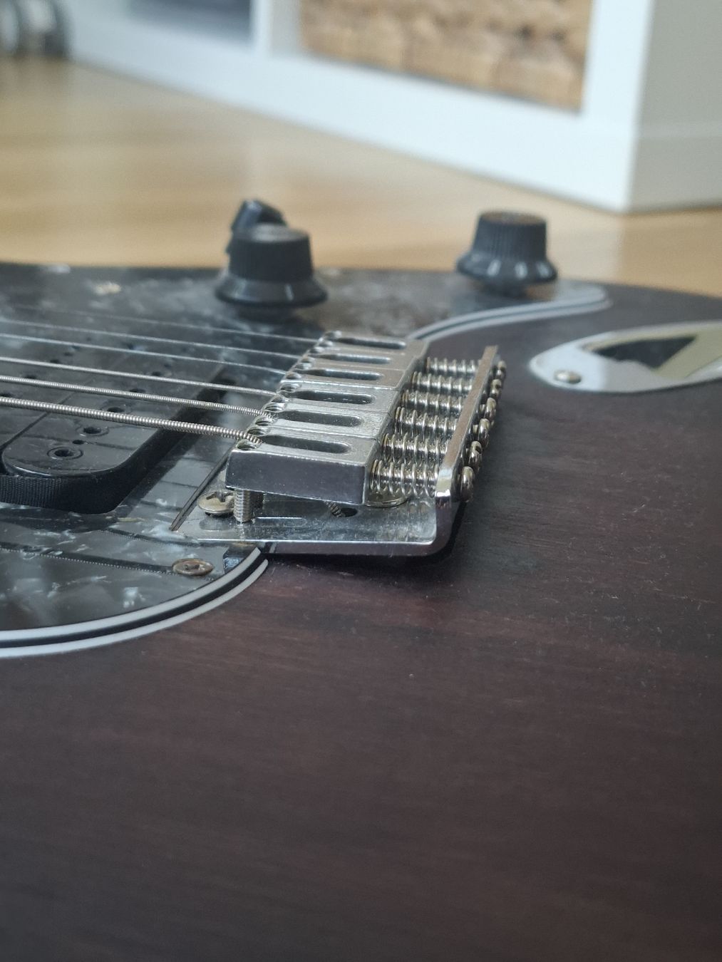 Instruments de musique: Selbst gebastelte E-Gitarre - Dekoelement – D'occasion à Aadorf par Timzanetti 2
