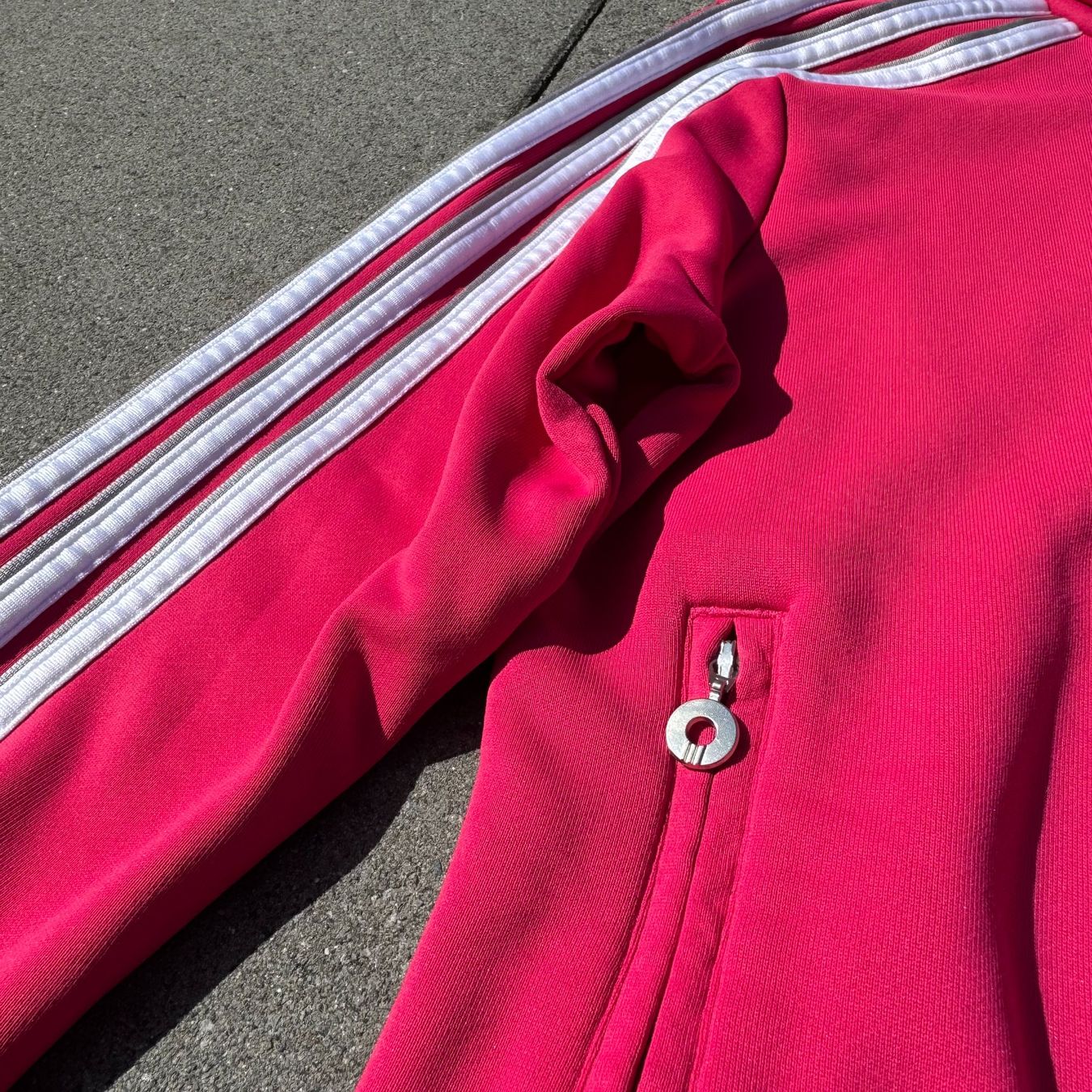 Adidas Jacken: Adidas vintage pink three stripes track jacket 90s – Gebraucht aus St. Gallen von sourced_limited 3