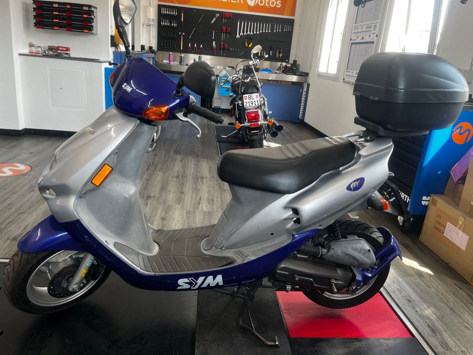 Sym Scooter: Roller SYM Jet  50ccm  mit Topcase – Difettoso da Laufen venduto da Dreier_Motos_AG 2