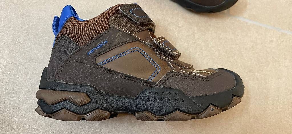 Geox Scarpe per ragazzi: Trekkingschuhe von Geox Junge Gr. 27 – Usato da Ebmatingen venduto da Nibo2 1