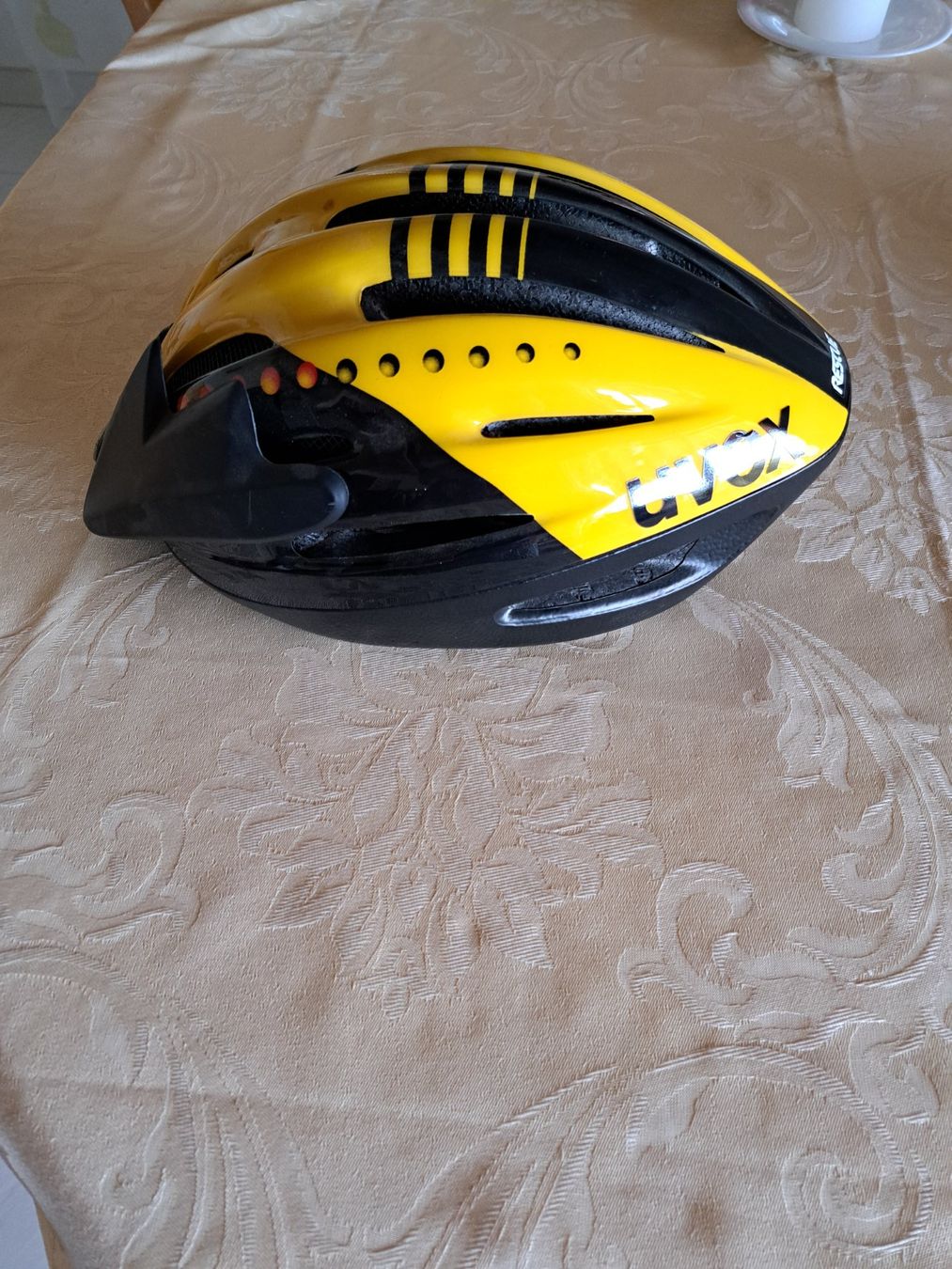 Helme: Velohelme UVEX – Gebraucht aus Charmey (Gruyère) von Balinea 2