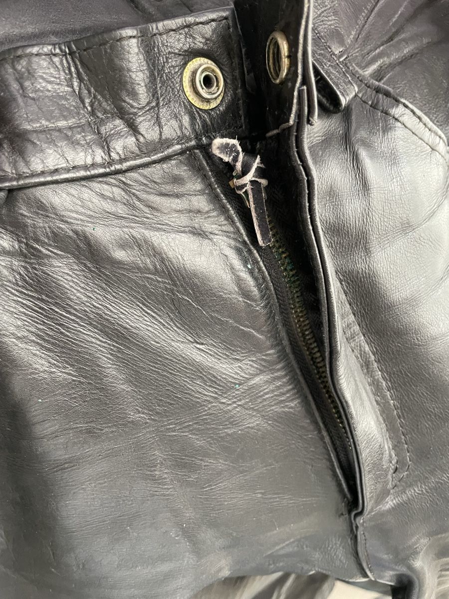 Lotti di vestiti: Ensemble cuir motard veste et pantalon – Usato da Le Grand-Saconnex venduto da sav_dfj7 3