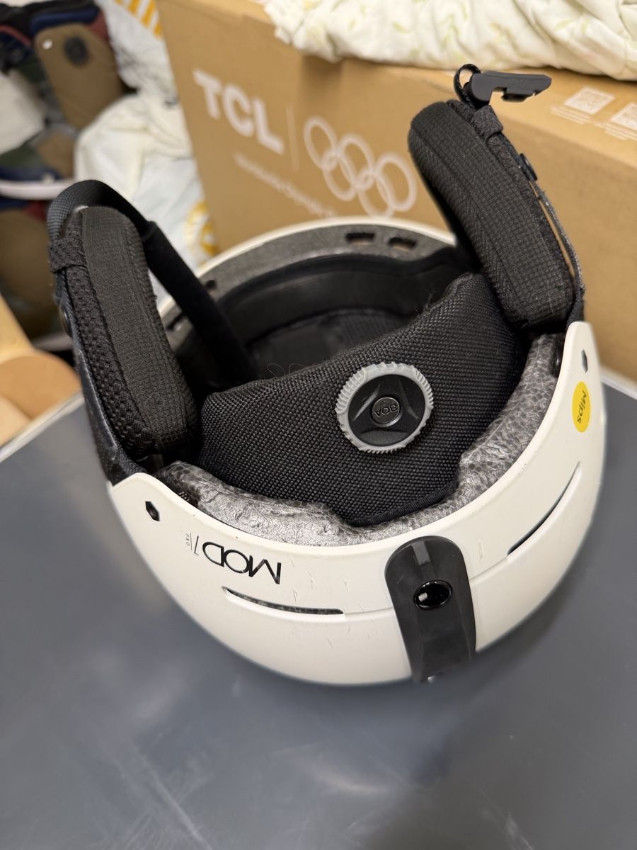 Oakley Helme: Oakley Skihelm MOD1 weiss mit Mips System gebraucht – Gebraucht aus Zürich von shenhua 4