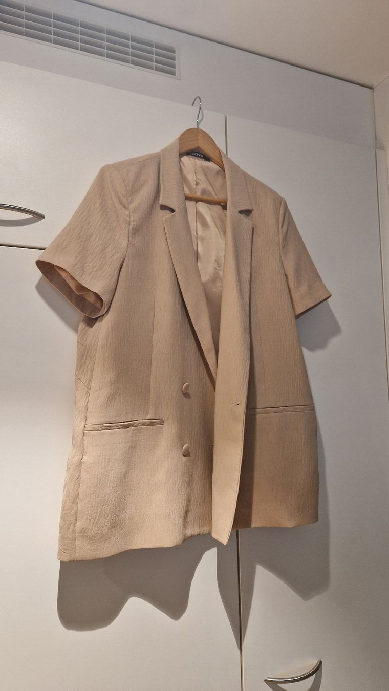 Jacken: Blazer Boohoo manches courtes – Neu (gemäss Beschreibung) aus Collombey von Preloveditems