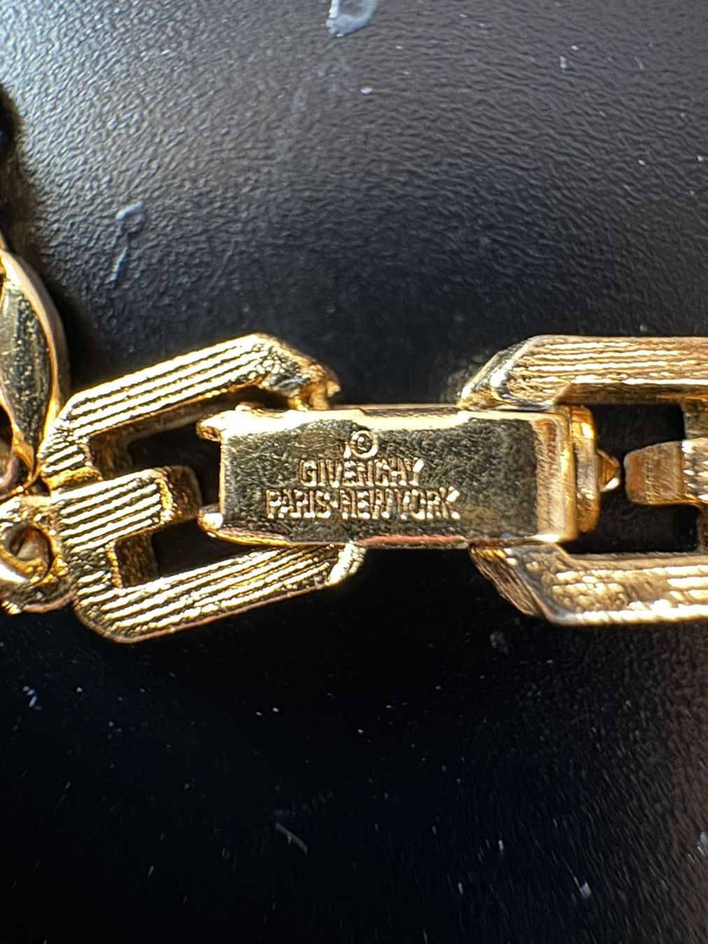 Givenchy Bracciali & Braccialetti: Givenchy Vintage Armband goldfarben 17 cm – Usato da Winterthur venduto da Dejv 2