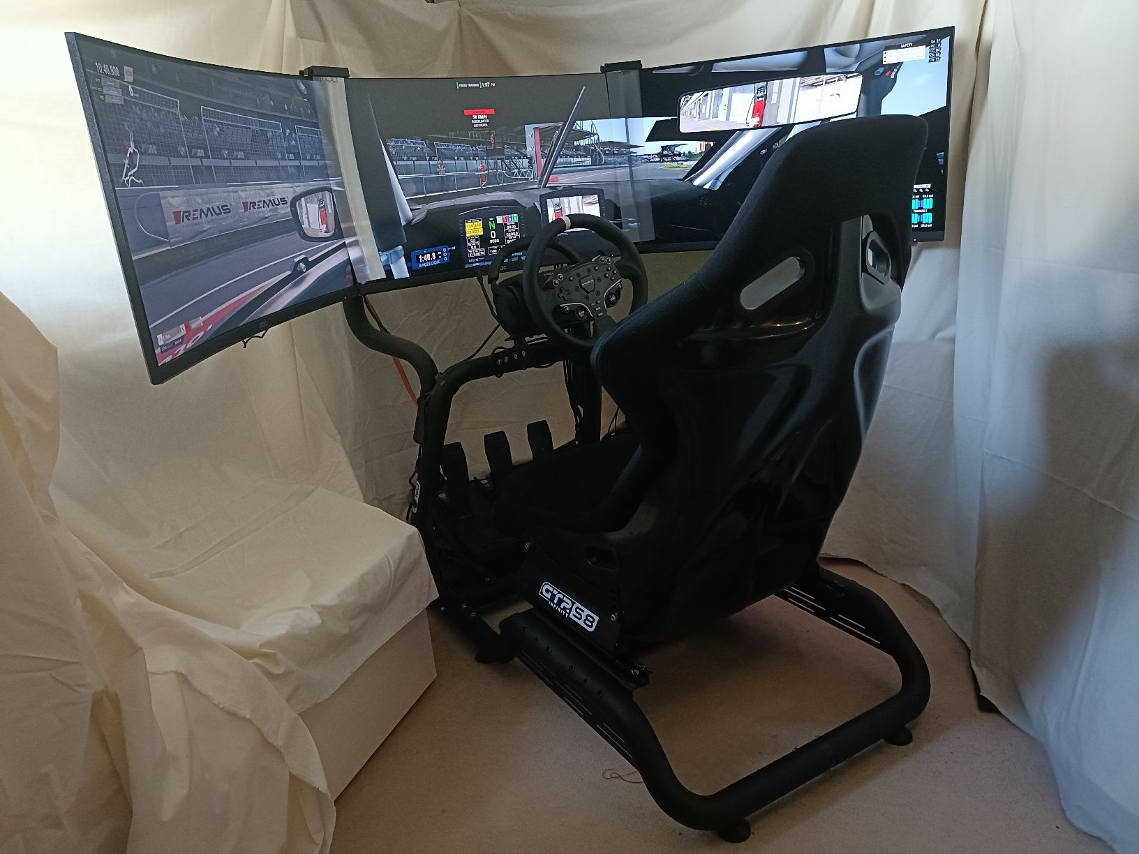 Moza Racing Manettes: Moza Sim Rig mit PC – D'occasion à luzern par Kurtibusbus 1