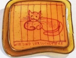 Brosche Katze Wir sind Versuchstiere (7)