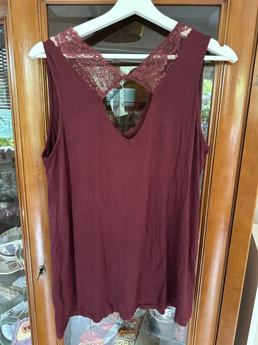 Top: Top burgundy M – Usato da Mendrisio venduto da ketolin 1
