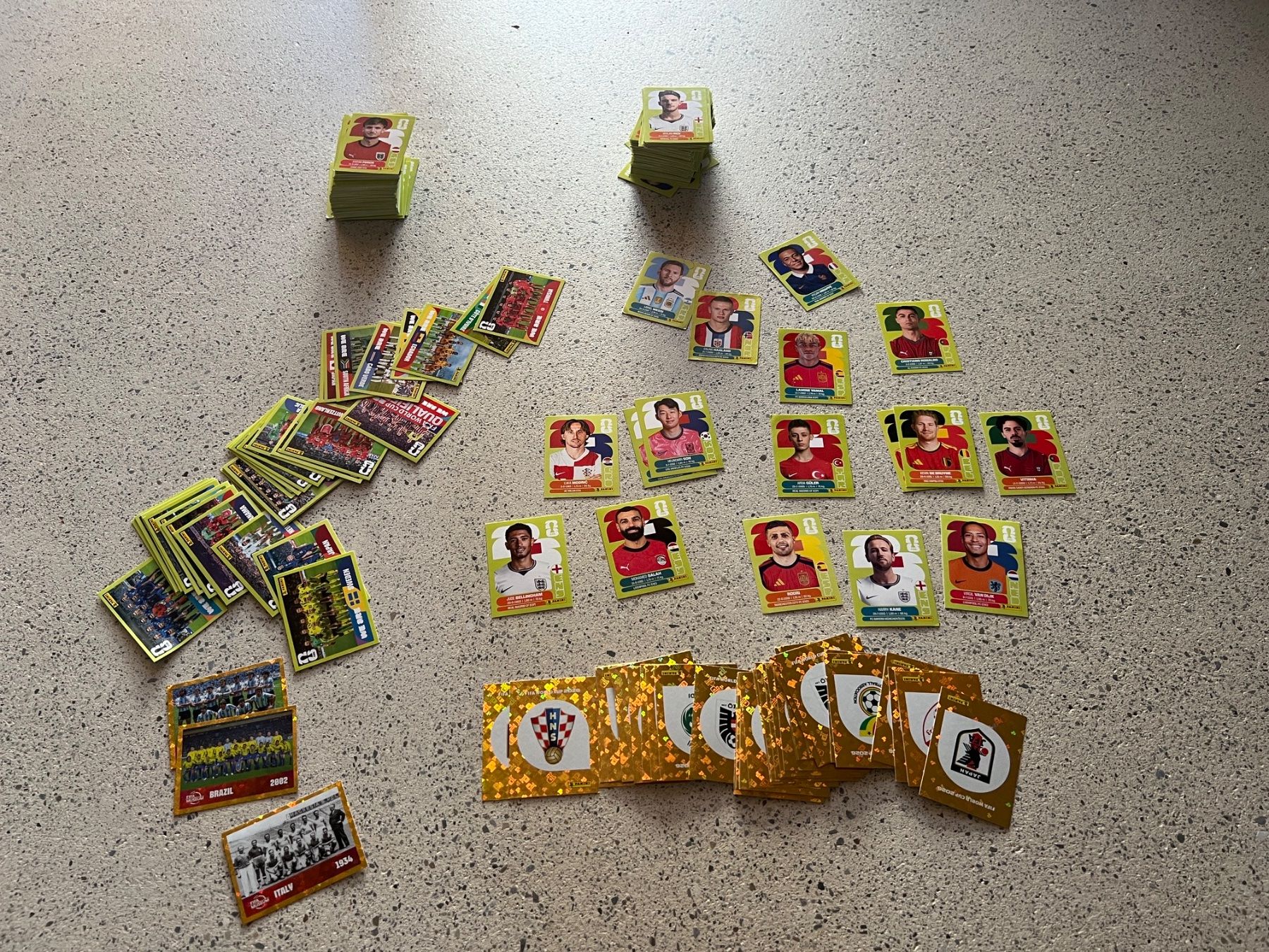 Panini Carte collezionabili: Panini Sticker WM 2026 ca. 430 Stück – Nuovo (secondo la descrizione) da Alpnach Dorf venduto da cashew162