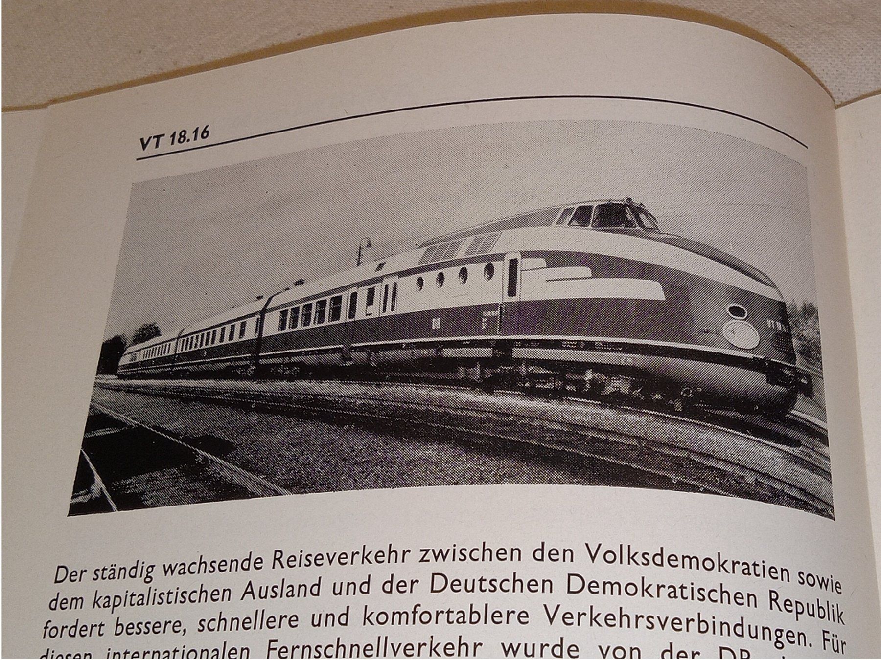 Libri: TRIEBWAGEN ARCHIV 1966  Transpress VEB Verlag Berlin – Usato da Hätzingen venduto da memory-lane 5
